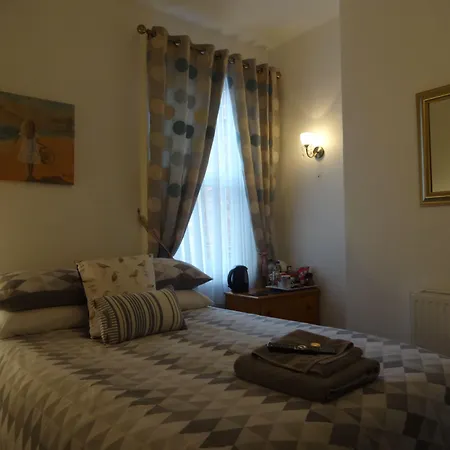 Bed & Breakfast St Michael's Boutique Guest House, North Bay, With Free Parking And Fast Wi-fi 4*