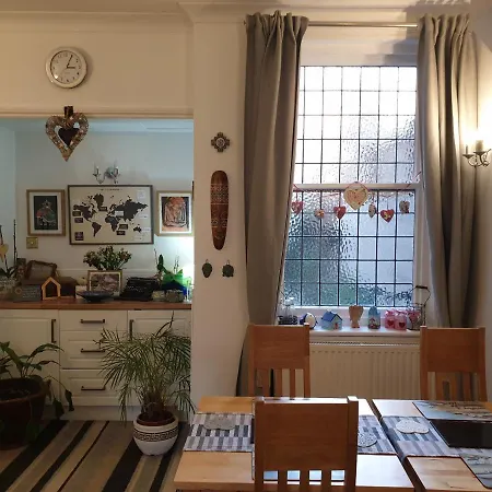 St Michael's Boutique B&b, North Bay, Scarborough, North Yorkshire, With Free Parking And Free Wi-fi Guest house