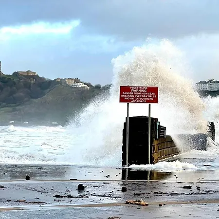 St Michael's Boutique B&b, North Bay, Scarborough, North Yorkshire, With Free Parking And Free Wi-fi Guest house 3*