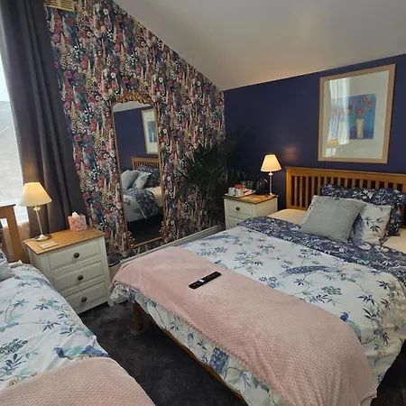 St Michael'S Boutique Guest House, North Bay, Scarborough With Free Parking And Fast Wi-Fi 4* Scarborough