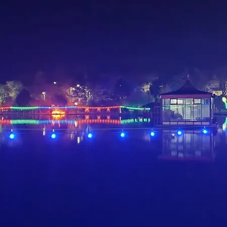 לינה וארוחת בוקר St Michael's 4*