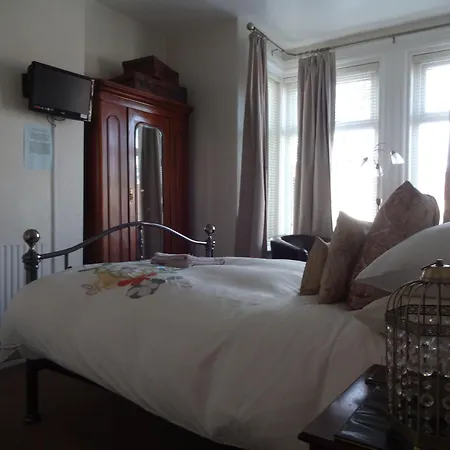 St Michael's Boutique Guest House, North Bay, With Free Parking And Fast Wi-fi 4* סקארבורו